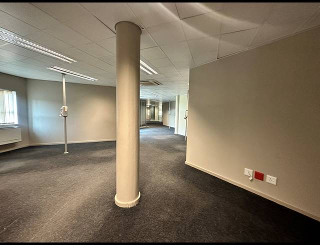 358M² OFFICE TO LET IN PARKTOWN